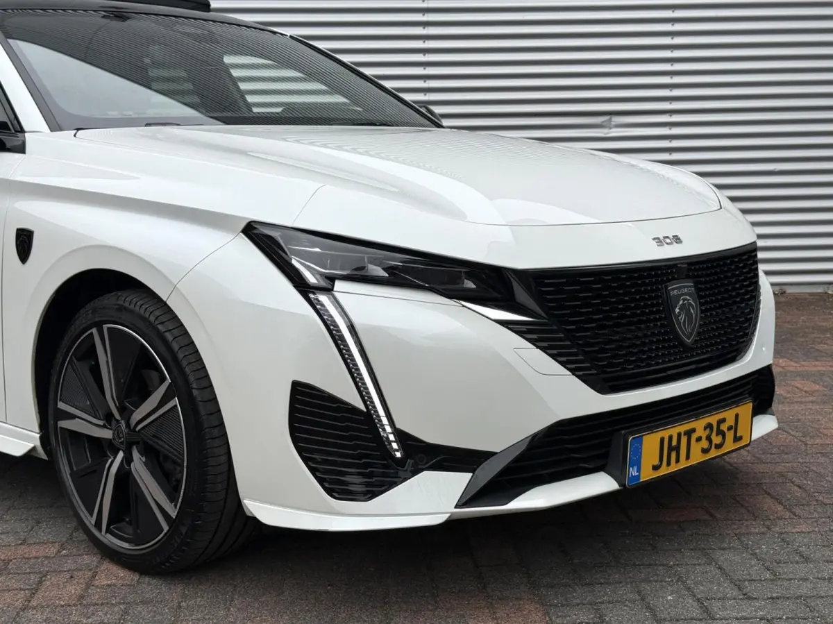 1.2 PureTech Active Pack Carplay Pano Cruis 2023 Eerste Eigenaar Vol opties Parelmoer Led Pdc 360 Camera Perfecte Staat incl 12 maanden garantie