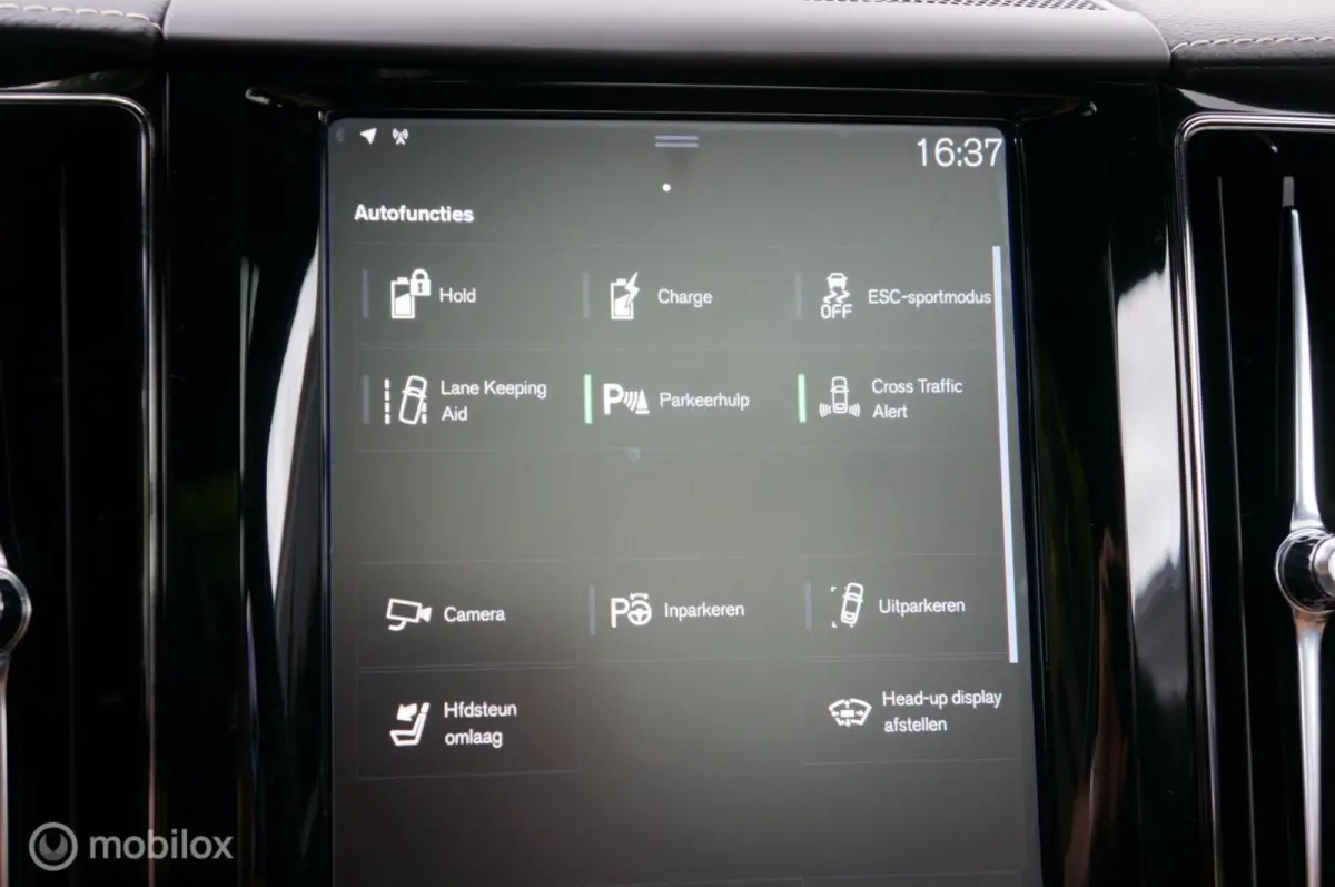 2.0 T8 Twin Engine AWD Inscription B&W Pano HUD !