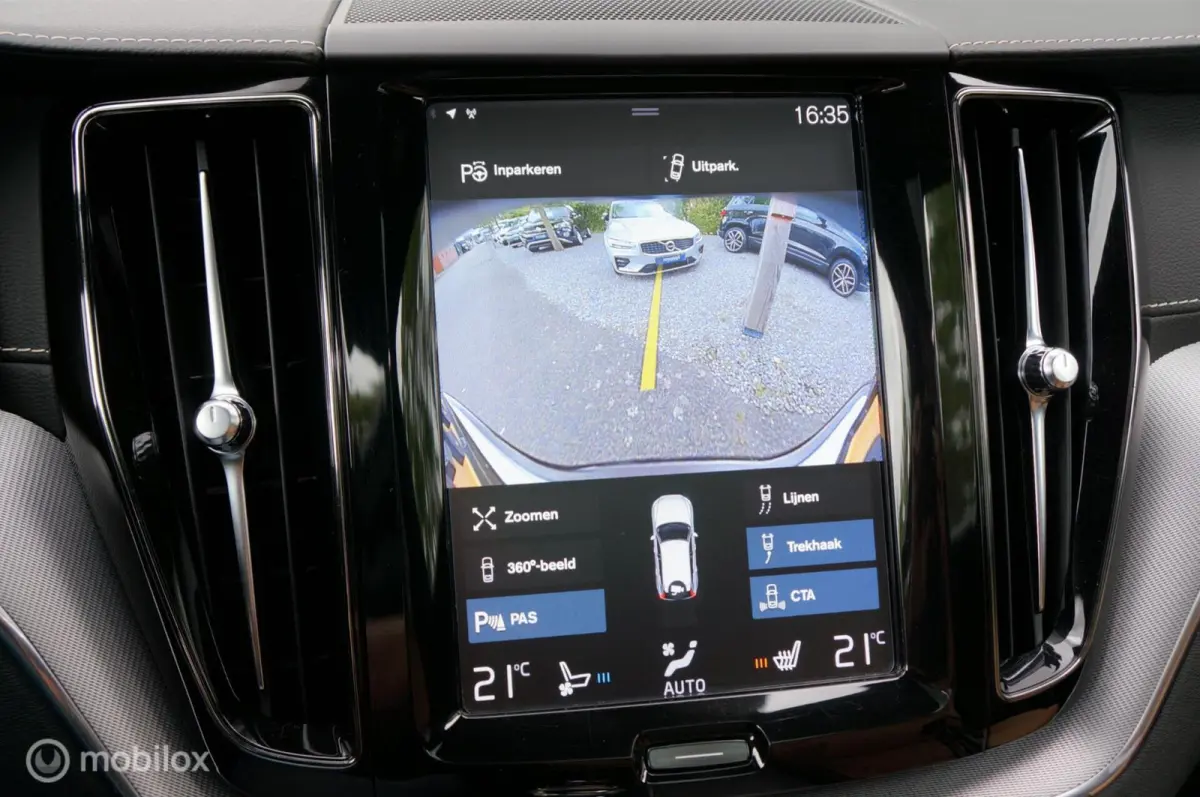 2.0 T8 Twin Engine AWD Inscription B&W Pano HUD !