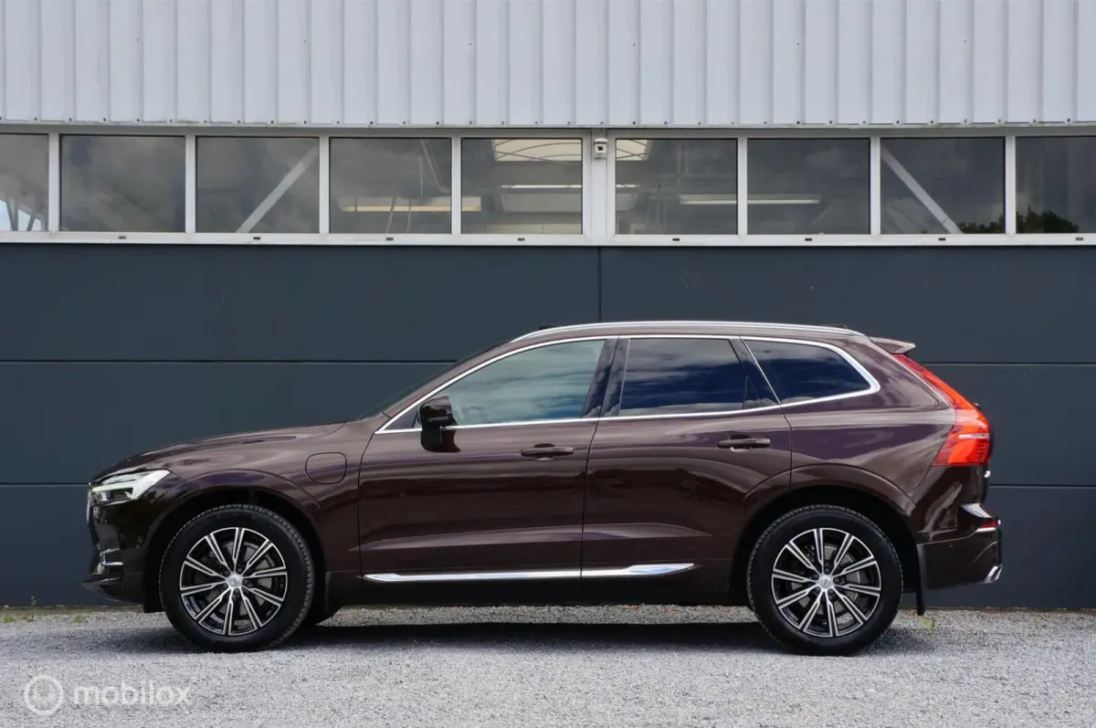 2.0 T8 Twin Engine AWD Inscription B&W Pano HUD !
