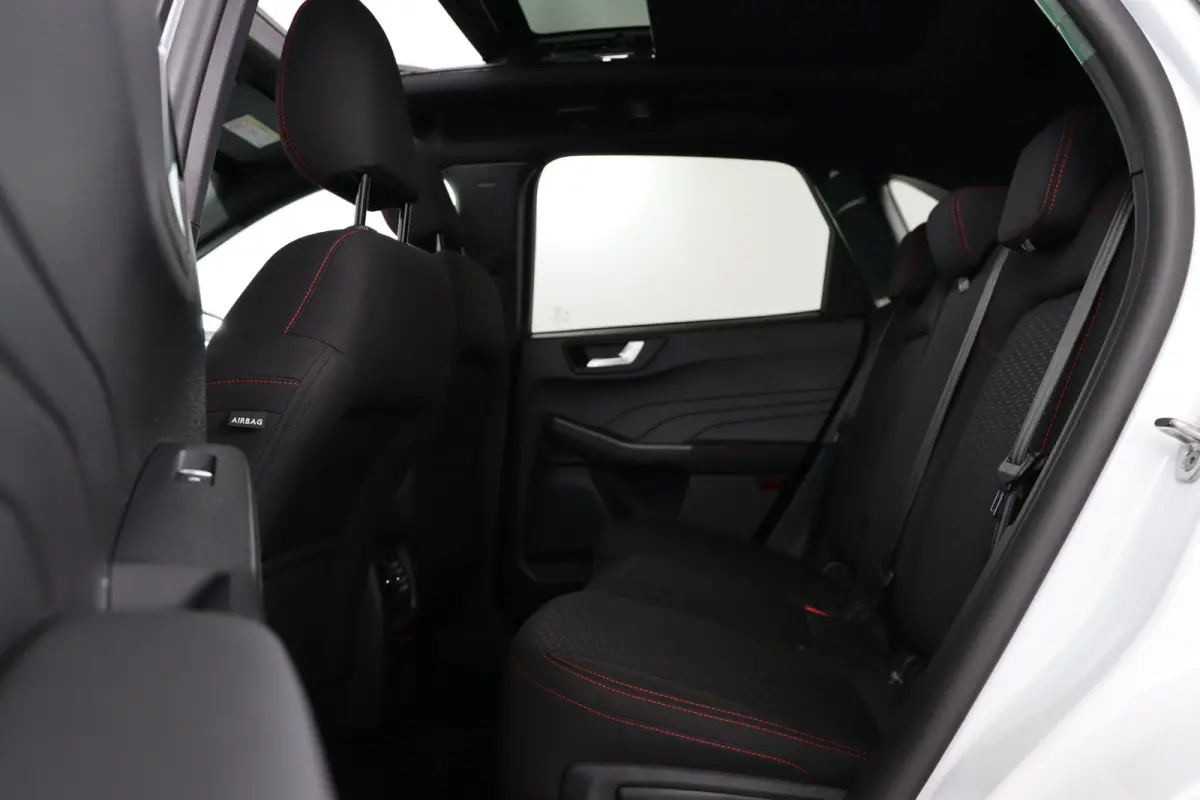 2.5 PHEV ST-Line | Trekhaak | Elektrisch Panoramadak | Winter Pack | Adaptieve Cruise Control | 360* Camera |