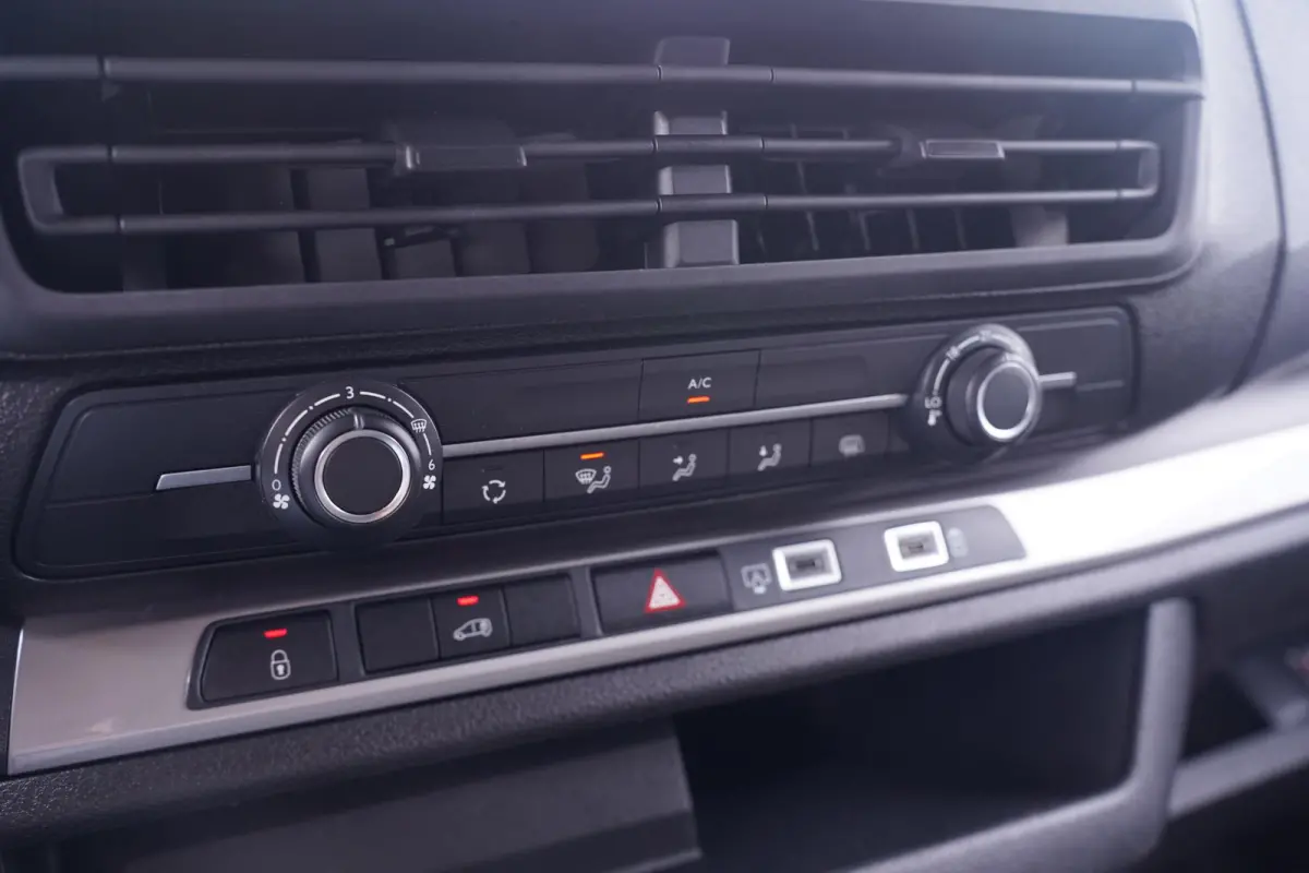 2.0 Diesel 145 pk Aut. L3 Navi, Camera Airco, Cruise Control, Laadruimte Pakket, PDC V+A, 3-Zits