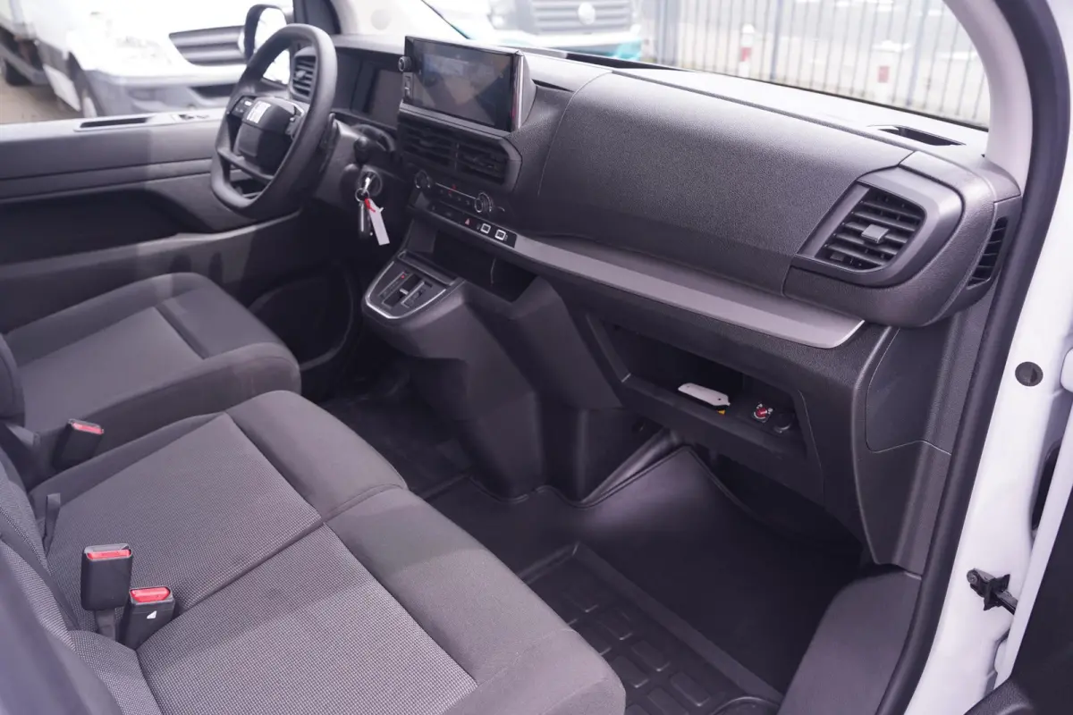 2.0 Diesel 145 pk Aut. L3 Navi, Camera Airco, Cruise Control, Laadruimte Pakket, PDC V+A, 3-Zits