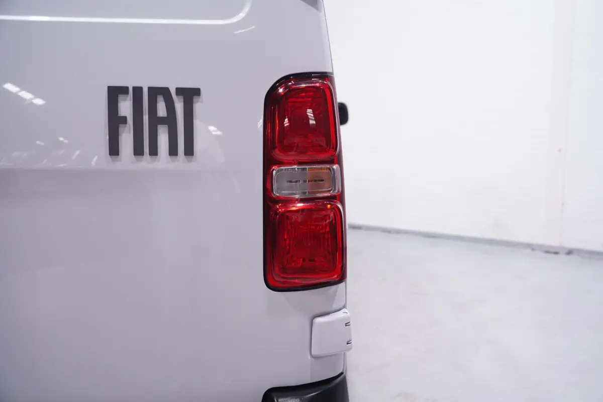 2.0 Diesel 145 pk Aut. L3 Navi, Camera Airco, Cruise Control, Laadruimte Pakket, PDC V+A, 3-Zits