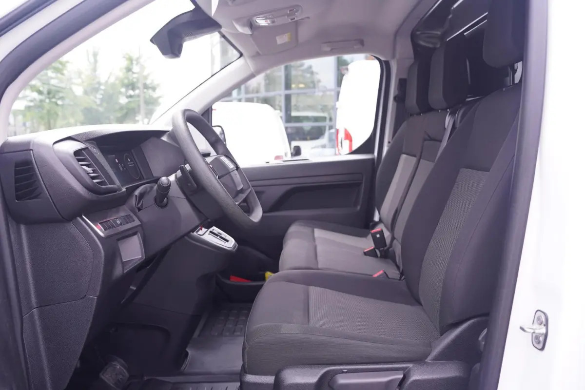 2.0 Diesel 145 pk Aut. L3 Navi, Camera Airco, Cruise Control, Laadruimte Pakket, PDC V+A, 3-Zits