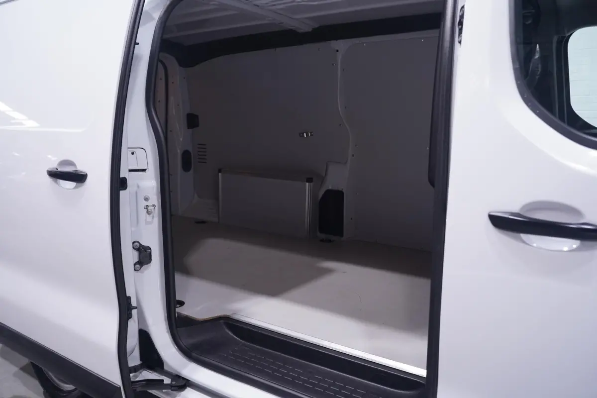 2.0 Diesel 145 pk Aut. L3 Navi, Camera Airco, Cruise Control, Laadruimte Pakket, PDC V+A, 3-Zits