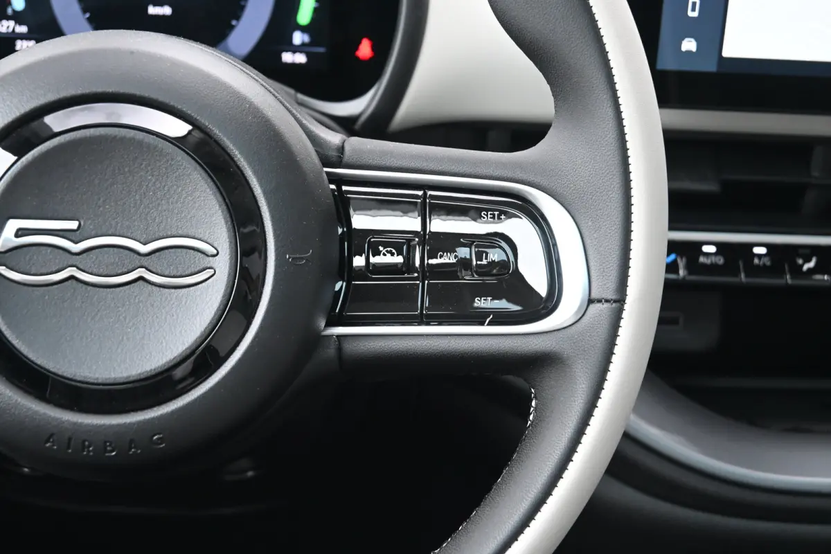 1.0 Hybrid La Prima Demo-Deal! | Navigatie | JBL | Panoramadak | Stoelverwarming | Leder | !!