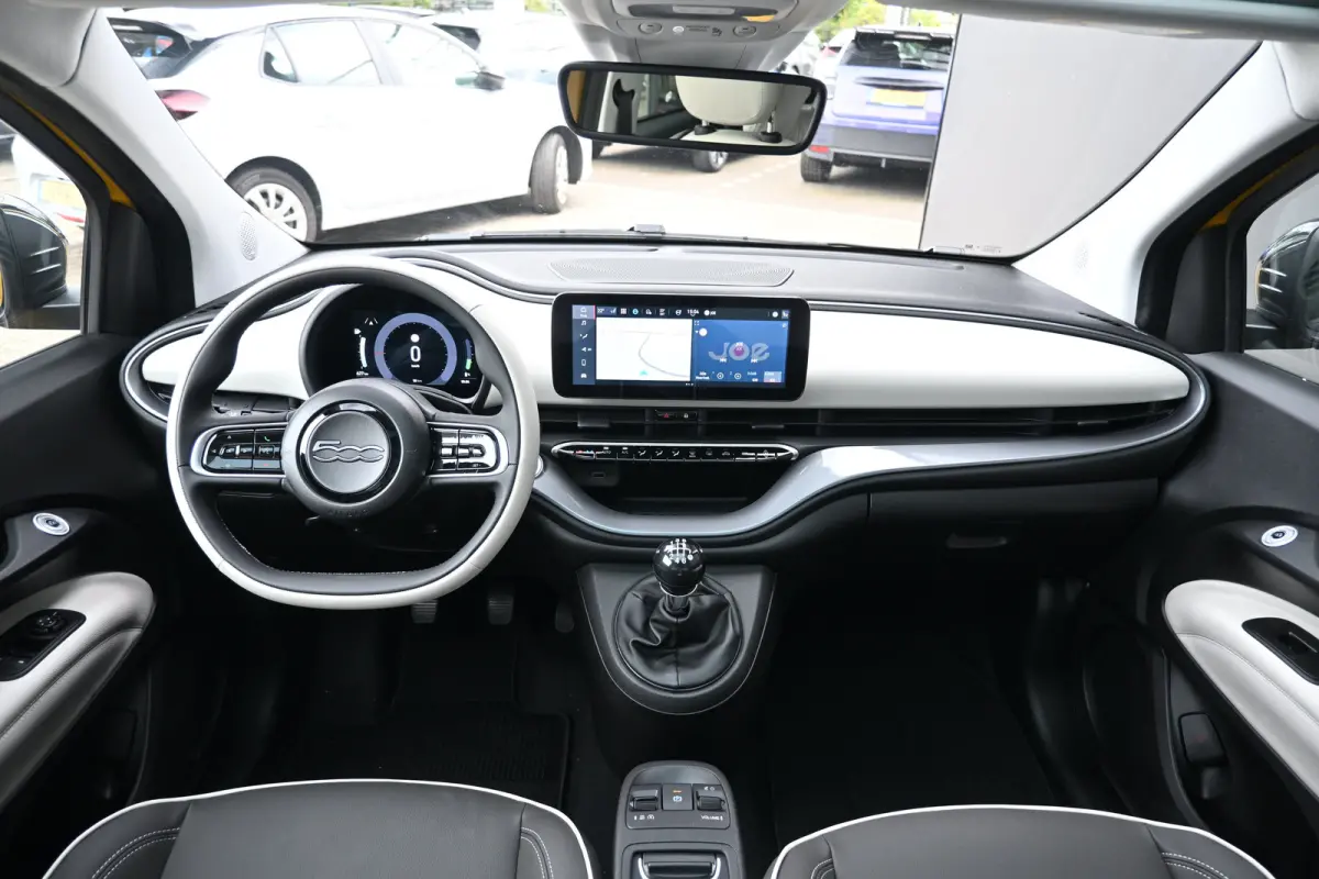 1.0 Hybrid La Prima Demo-Deal! | Navigatie | JBL | Panoramadak | Stoelverwarming | Leder | !!