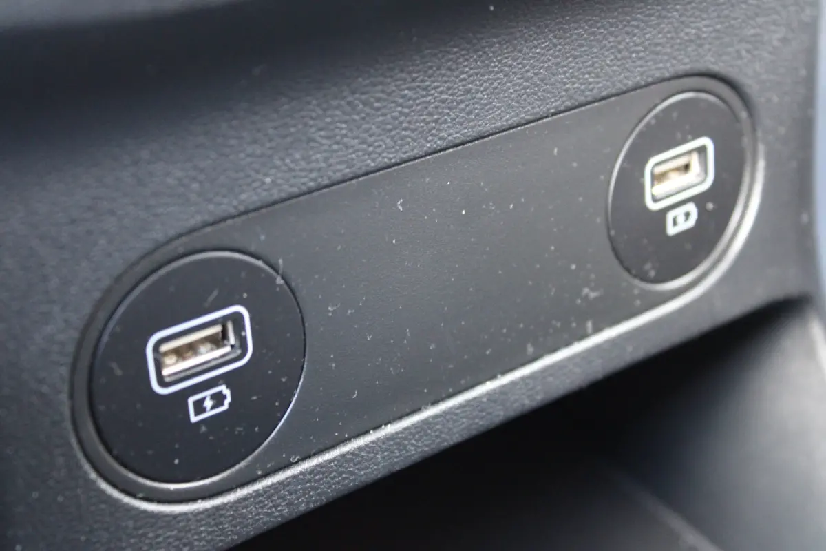 Style 58 kWh | Achteruitrijcamera | DAB ontvanger | Navigatiesysteem full map
