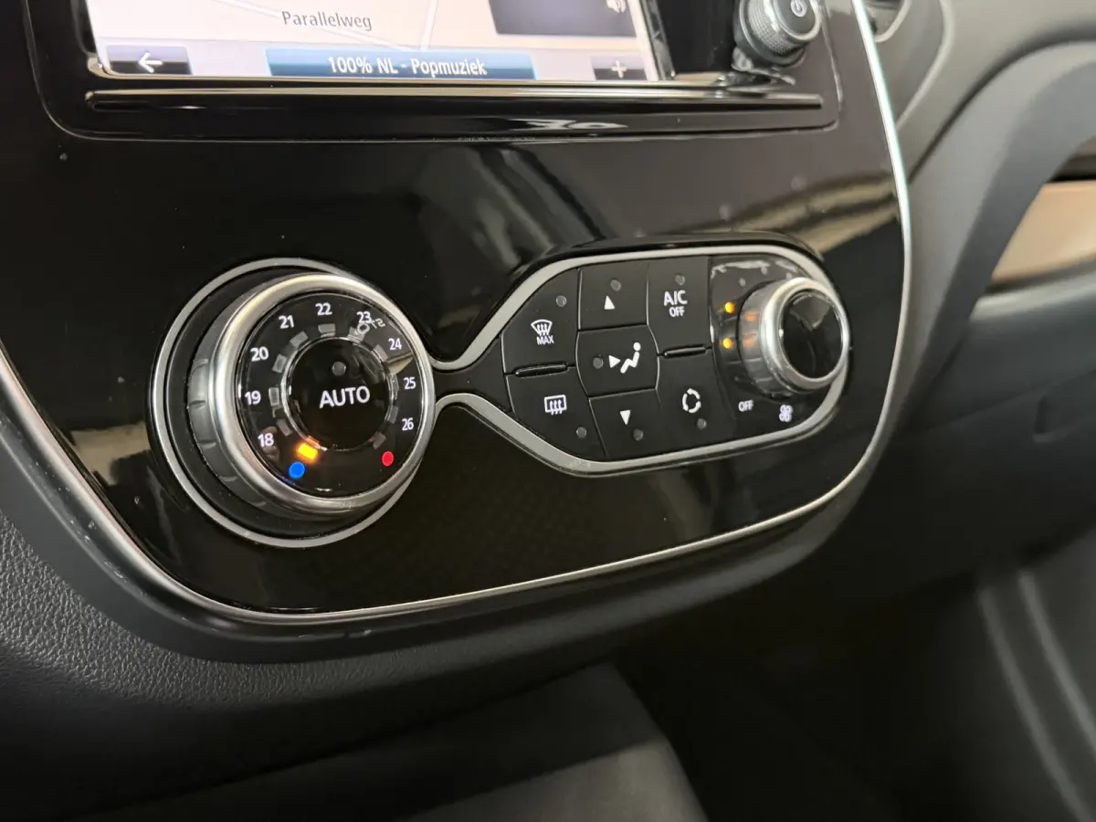 0.9 TCe Intens | R-Link Navi | Bose | 17" | Camera | PDC V+A | Led |