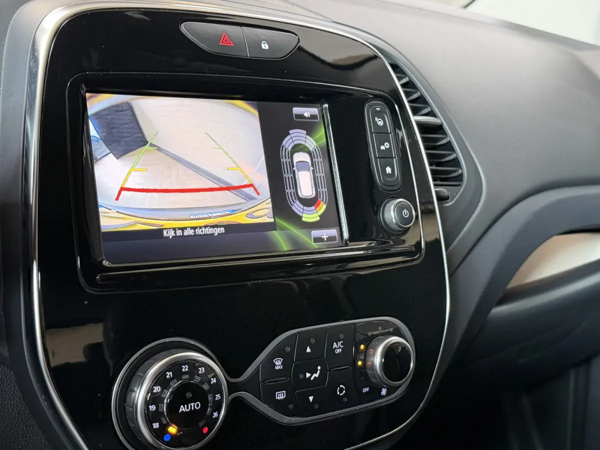0.9 TCe Intens | R-Link Navi | Bose | 17" | Camera | PDC V+A | Led |
