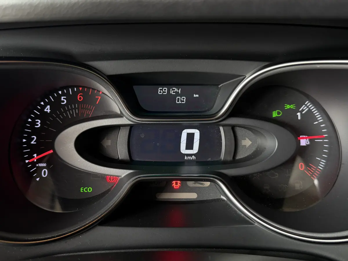 0.9 TCe Intens | R-Link Navi | Bose | 17" | Camera | PDC V+A | Led |