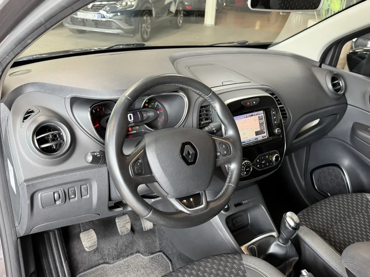 0.9 TCe Intens | R-Link Navi | Bose | 17" | Camera | PDC V+A | Led |
