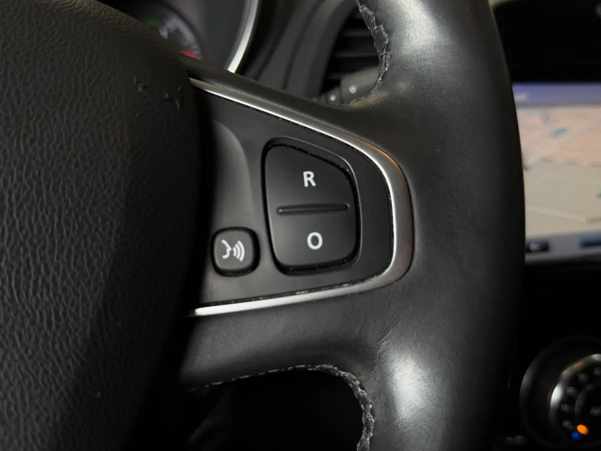 0.9 TCe Intens | R-Link Navi | Bose | 17" | Camera | PDC V+A | Led |