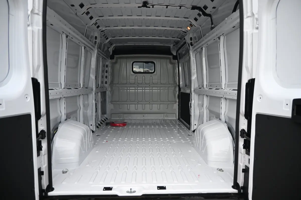 Electric 4.25T L4H3 Zwaar Demo-Deal! | Achteruitrijcamera | Navigatie | 22kw lader | Climate Control | Cruise Control | !!