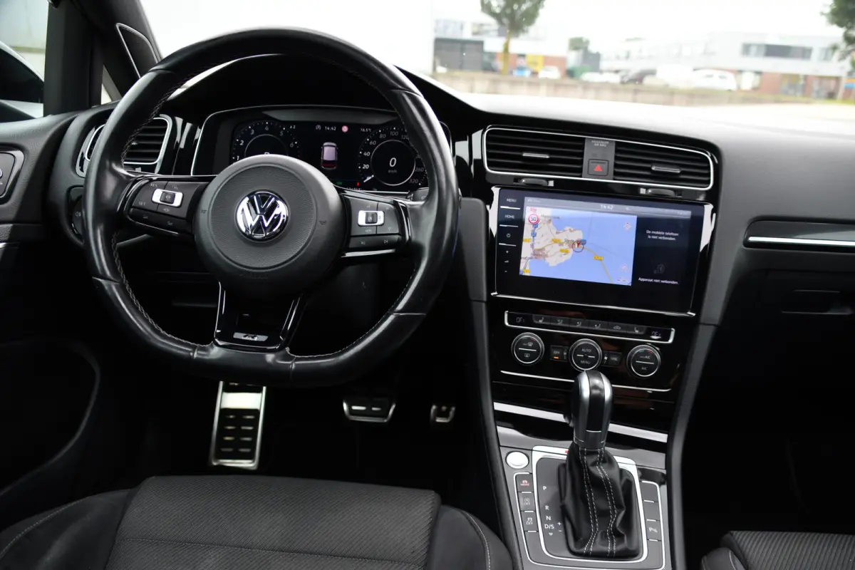 2.0 TSI 4Motion R Virtual Cockpit, Adaptieve Cruise, Camera, PANO, Dynaudi, Stoelverwarming, Clima, Uniek!