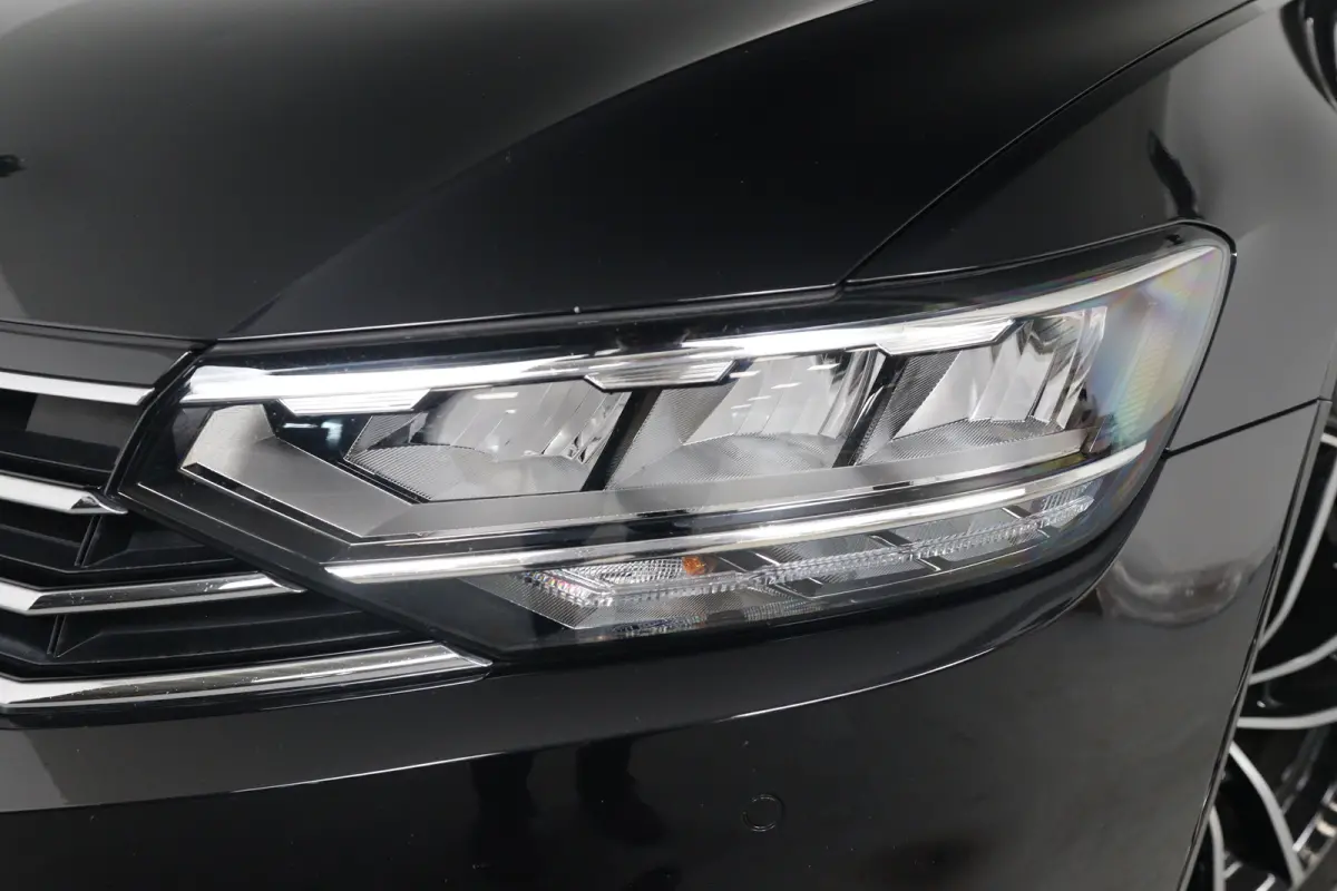 1.5 TSI Business | Trekhaak | Stoelverwarming | ErgoComfort | Navi | Clima | Cruise Adaptive | LED | Keyless | Parkeersensoren V+A
