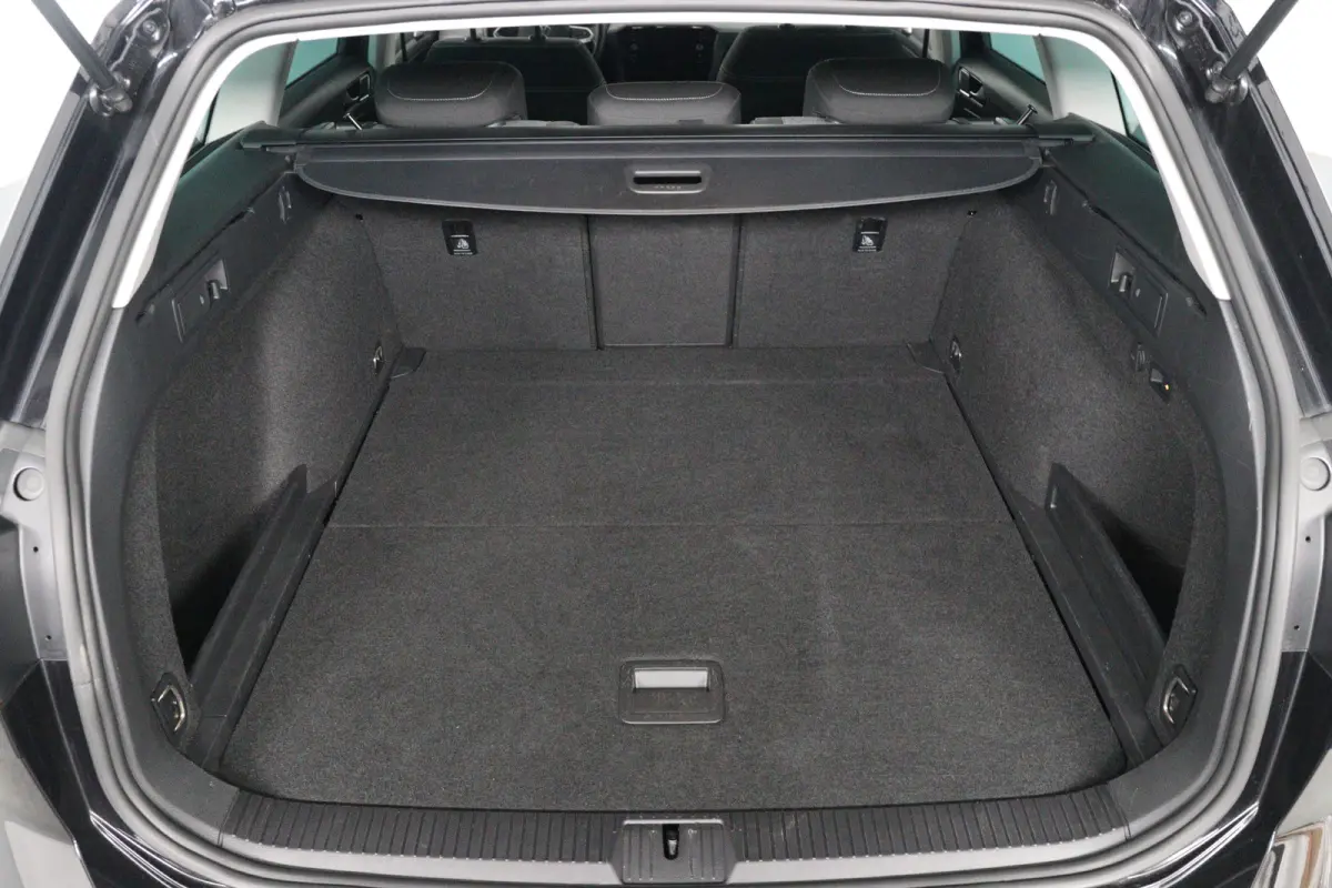1.5 TSI Business | Trekhaak | Stoelverwarming | ErgoComfort | Navi | Clima | Cruise Adaptive | LED | Keyless | Parkeersensoren V+A