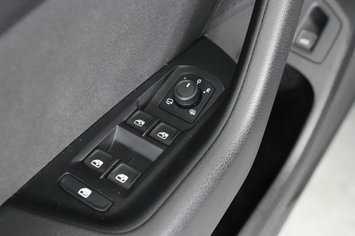 1.5 TSI Business | Trekhaak | Stoelverwarming | ErgoComfort | Navi | Clima | Cruise Adaptive | LED | Keyless | Parkeersensoren V+A