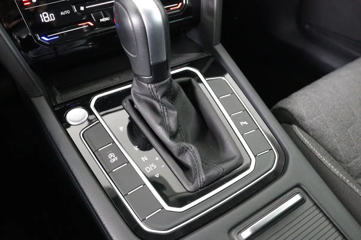 1.5 TSI Business | Trekhaak | Stoelverwarming | ErgoComfort | Navi | Clima | Cruise Adaptive | LED | Keyless | Parkeersensoren V+A