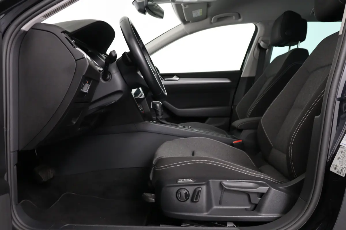 1.5 TSI Business | Trekhaak | Stoelverwarming | ErgoComfort | Navi | Clima | Cruise Adaptive | LED | Keyless | Parkeersensoren V+A