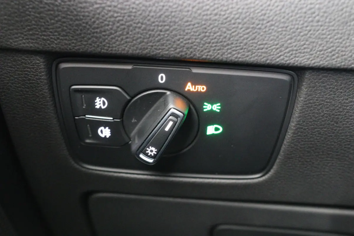 1.5 TSI Business | Trekhaak | Stoelverwarming | ErgoComfort | Navi | Clima | Cruise Adaptive | LED | Keyless | Parkeersensoren V+A