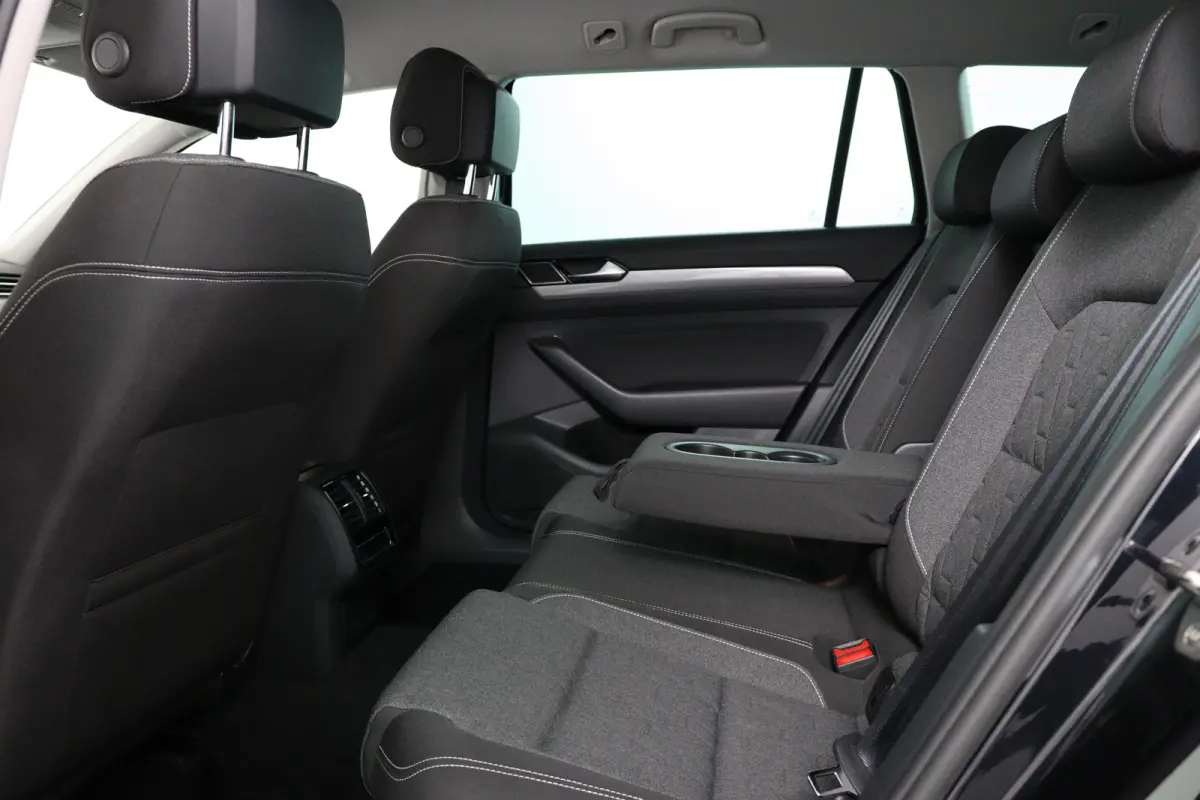 1.5 TSI Business | Trekhaak | Stoelverwarming | ErgoComfort | Navi | Clima | Cruise Adaptive | LED | Keyless | Parkeersensoren V+A