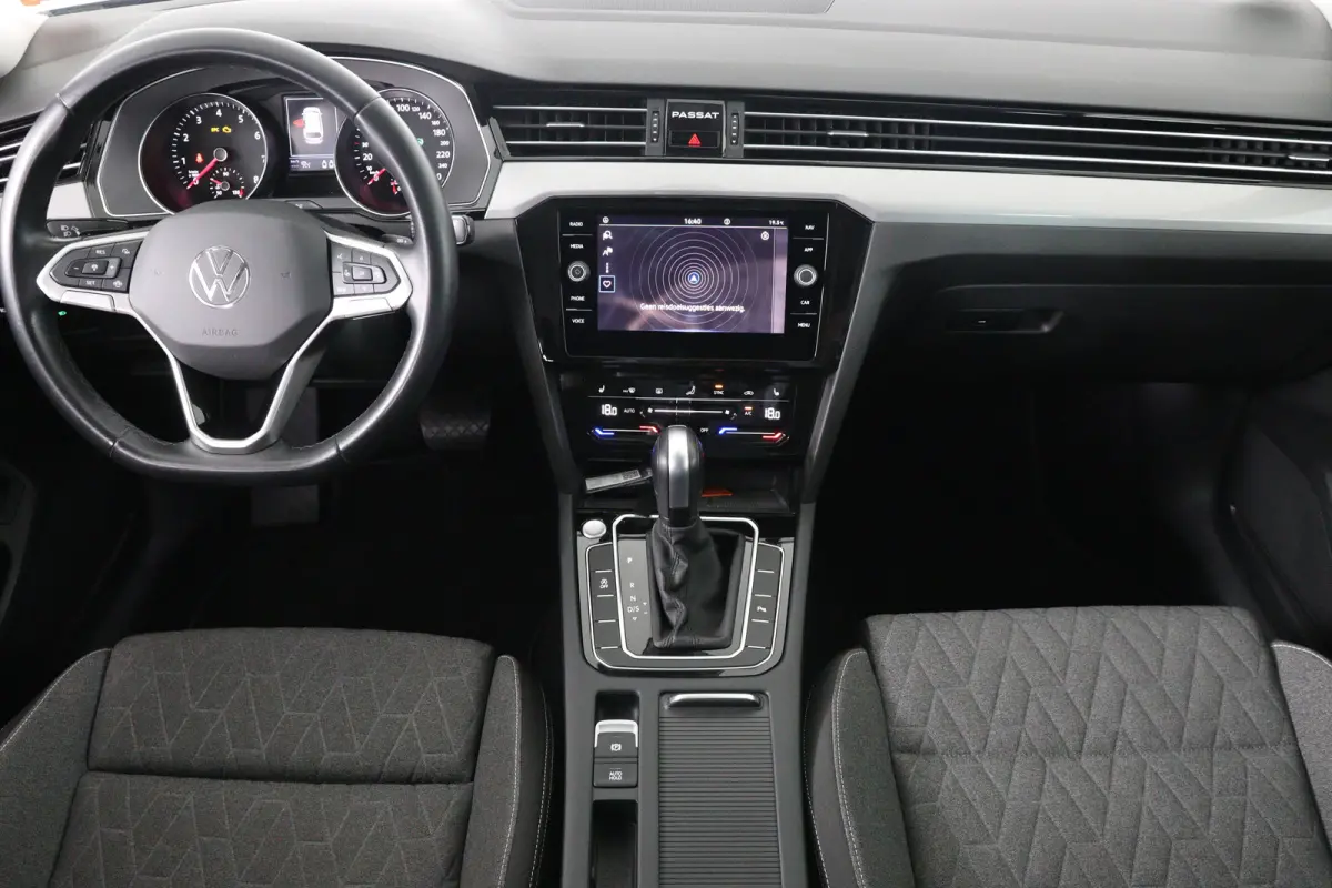 1.5 TSI Business | Trekhaak | Stoelverwarming | ErgoComfort | Navi | Clima | Cruise Adaptive | LED | Keyless | Parkeersensoren V+A