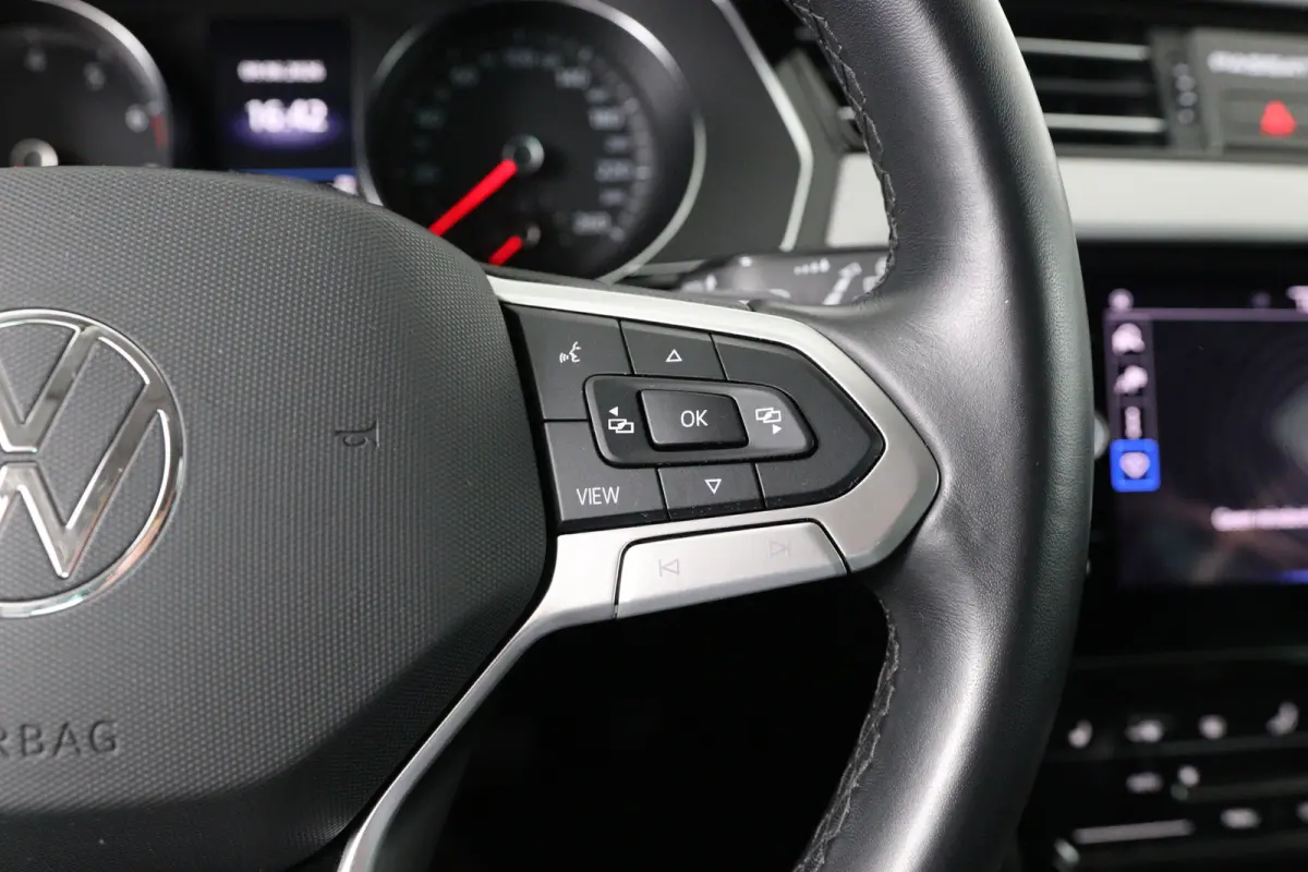 1.5 TSI Business | Trekhaak | Stoelverwarming | ErgoComfort | Navi | Clima | Cruise Adaptive | LED | Keyless | Parkeersensoren V+A