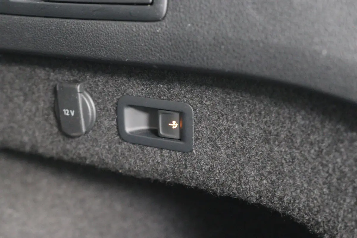 1.5 TSI Business | Trekhaak | Stoelverwarming | ErgoComfort | Navi | Clima | Cruise Adaptive | LED | Keyless | Parkeersensoren V+A