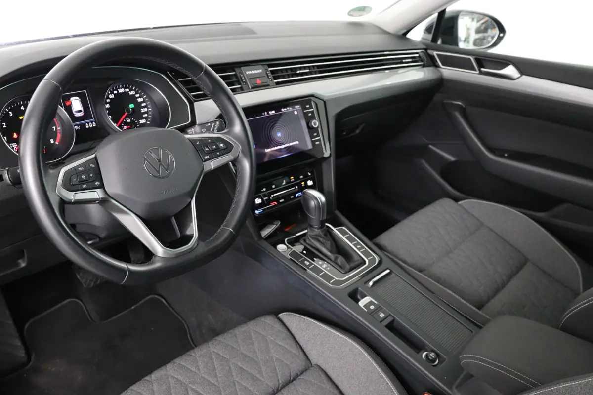 1.5 TSI Business | Trekhaak | Stoelverwarming | ErgoComfort | Navi | Clima | Cruise Adaptive | LED | Keyless | Parkeersensoren V+A
