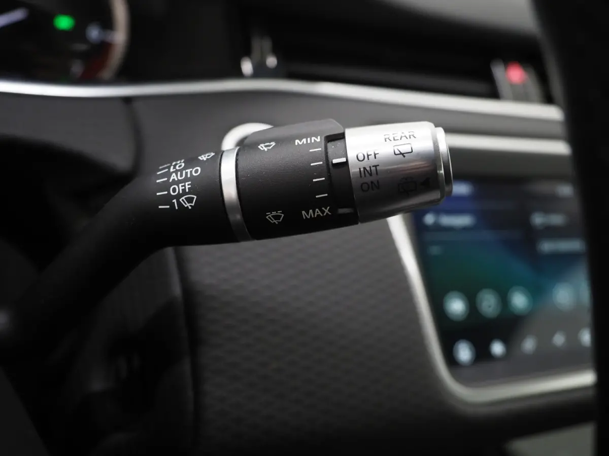 1.5 P300e AWD | Leder | Trekhaak | Camera | Stoelverwarming | Cruise | DAB | LED | Carplay