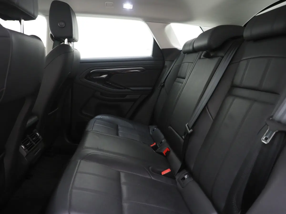 1.5 P300e AWD | Leder | Trekhaak | Camera | Stoelverwarming | Cruise | DAB | LED | Carplay