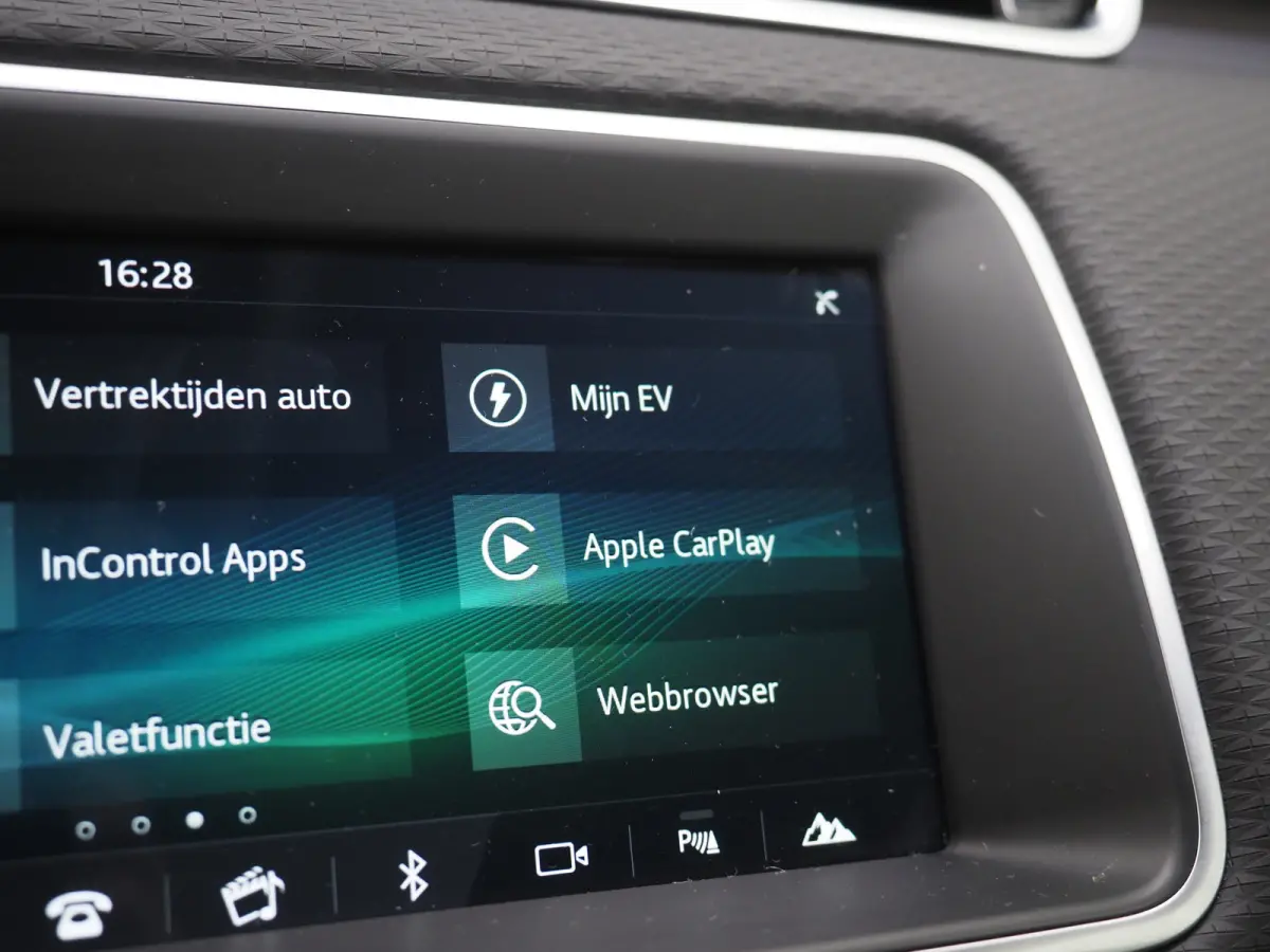 1.5 P300e AWD | Leder | Trekhaak | Camera | Stoelverwarming | Cruise | DAB | LED | Carplay