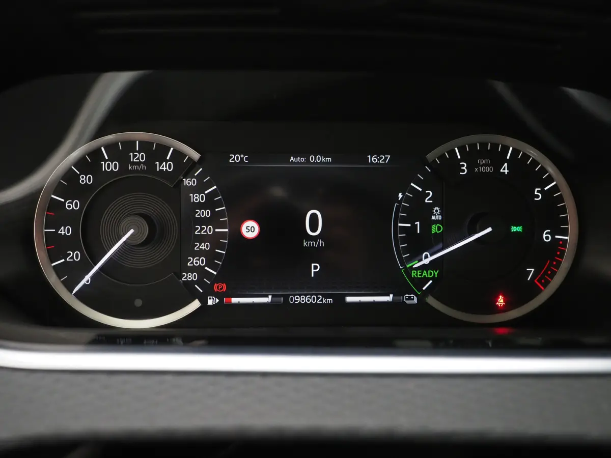 1.5 P300e AWD | Leder | Trekhaak | Camera | Stoelverwarming | Cruise | DAB | LED | Carplay