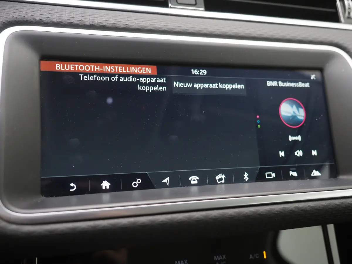 1.5 P300e AWD | Leder | Trekhaak | Camera | Stoelverwarming | Cruise | DAB | LED | Carplay