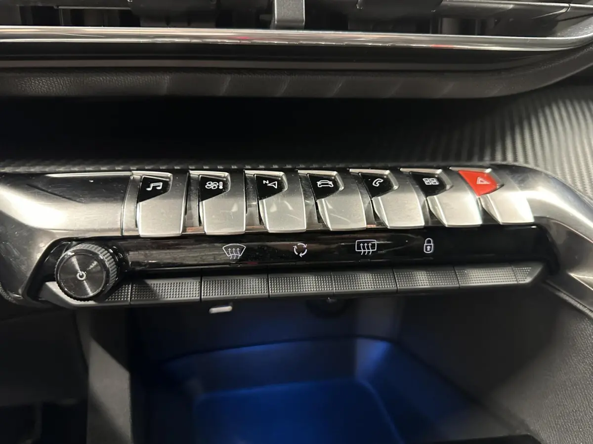 1.2 PureTech Blue Lease Active LM NAVI CARPLAY CRUISE ECC.