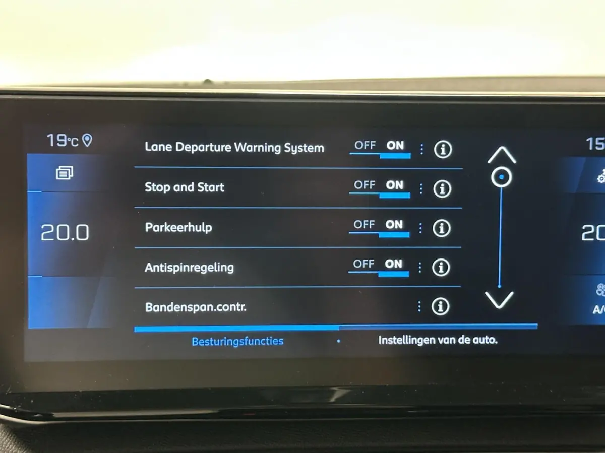 1.2 PureTech Blue Lease Active LM NAVI CARPLAY CRUISE ECC.