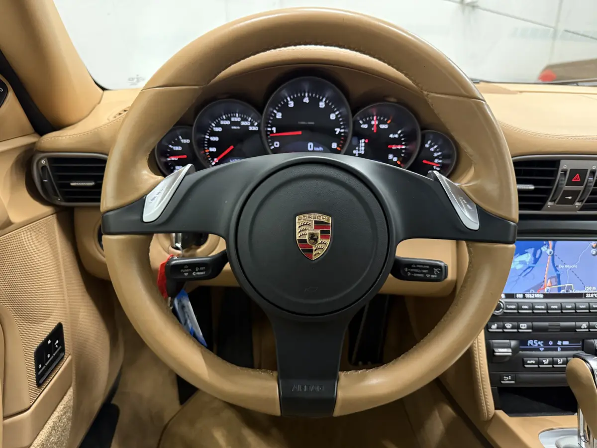 997.2 4 3.6 PDK 47.728km/MACADAMIA METALLIC/SAND BEIGE INTERIEUR/VOLLEDIG PORSCHE DEALER HISTORIE