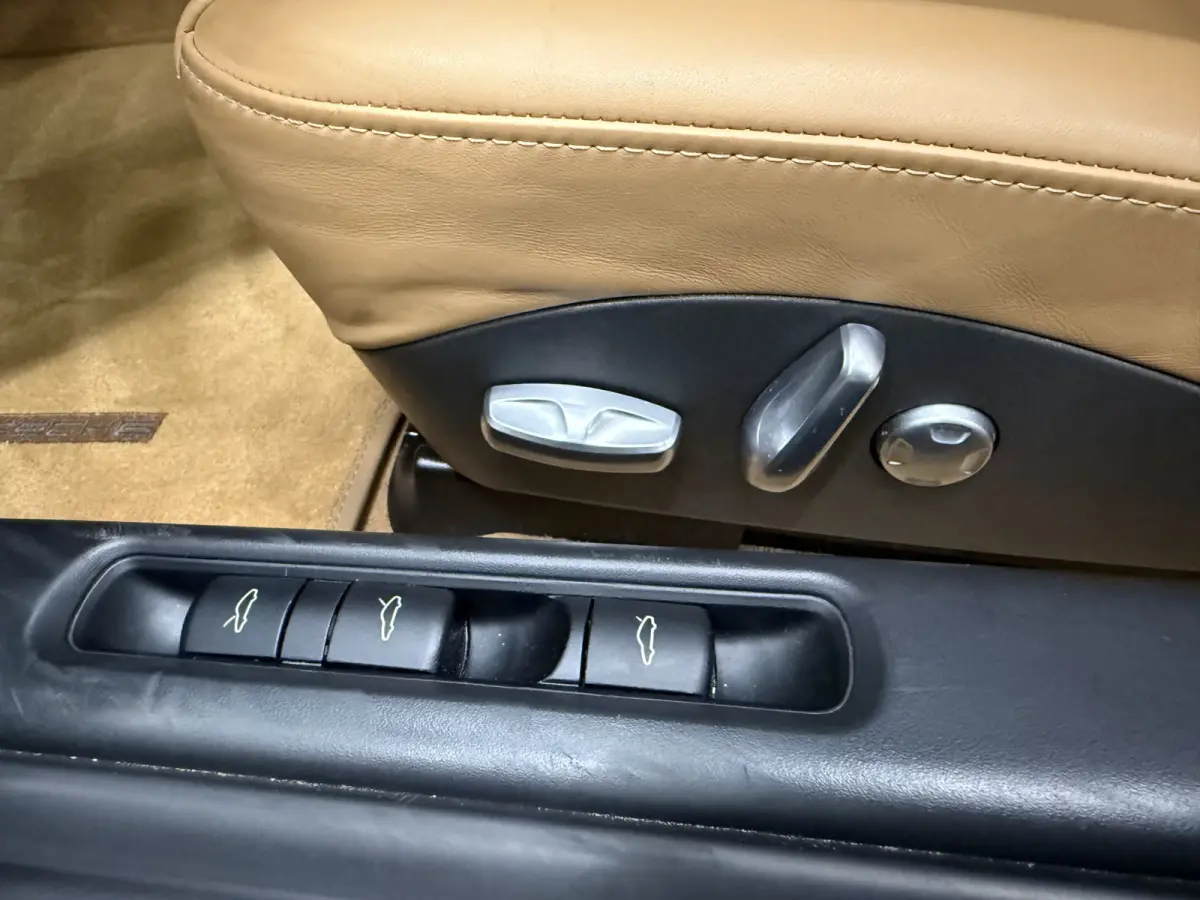 997.2 4 3.6 PDK 47.728km/MACADAMIA METALLIC/SAND BEIGE INTERIEUR/VOLLEDIG PORSCHE DEALER HISTORIE
