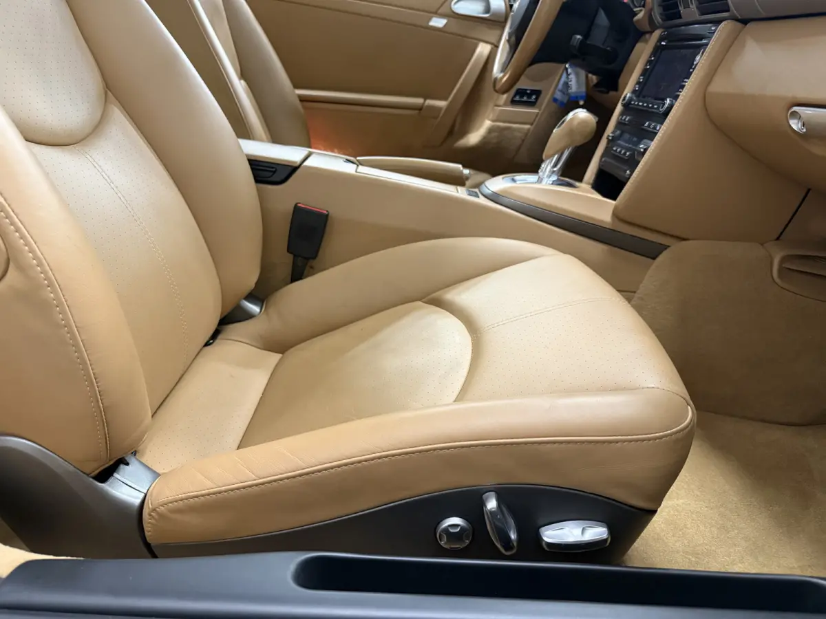 997.2 4 3.6 PDK 47.728km/MACADAMIA METALLIC/SAND BEIGE INTERIEUR/VOLLEDIG PORSCHE DEALER HISTORIE