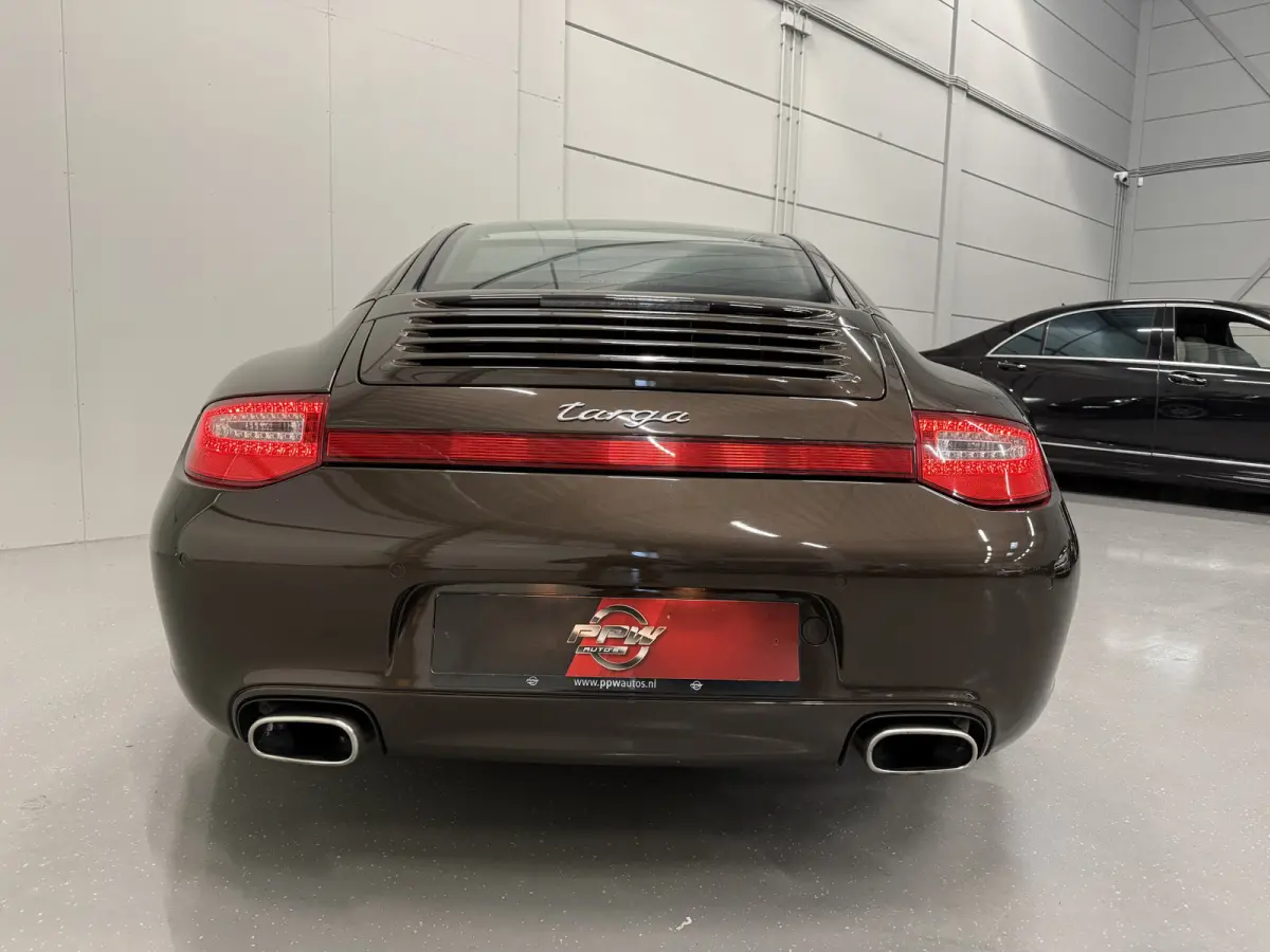 997.2 4 3.6 PDK 47.728km/MACADAMIA METALLIC/SAND BEIGE INTERIEUR/VOLLEDIG PORSCHE DEALER HISTORIE