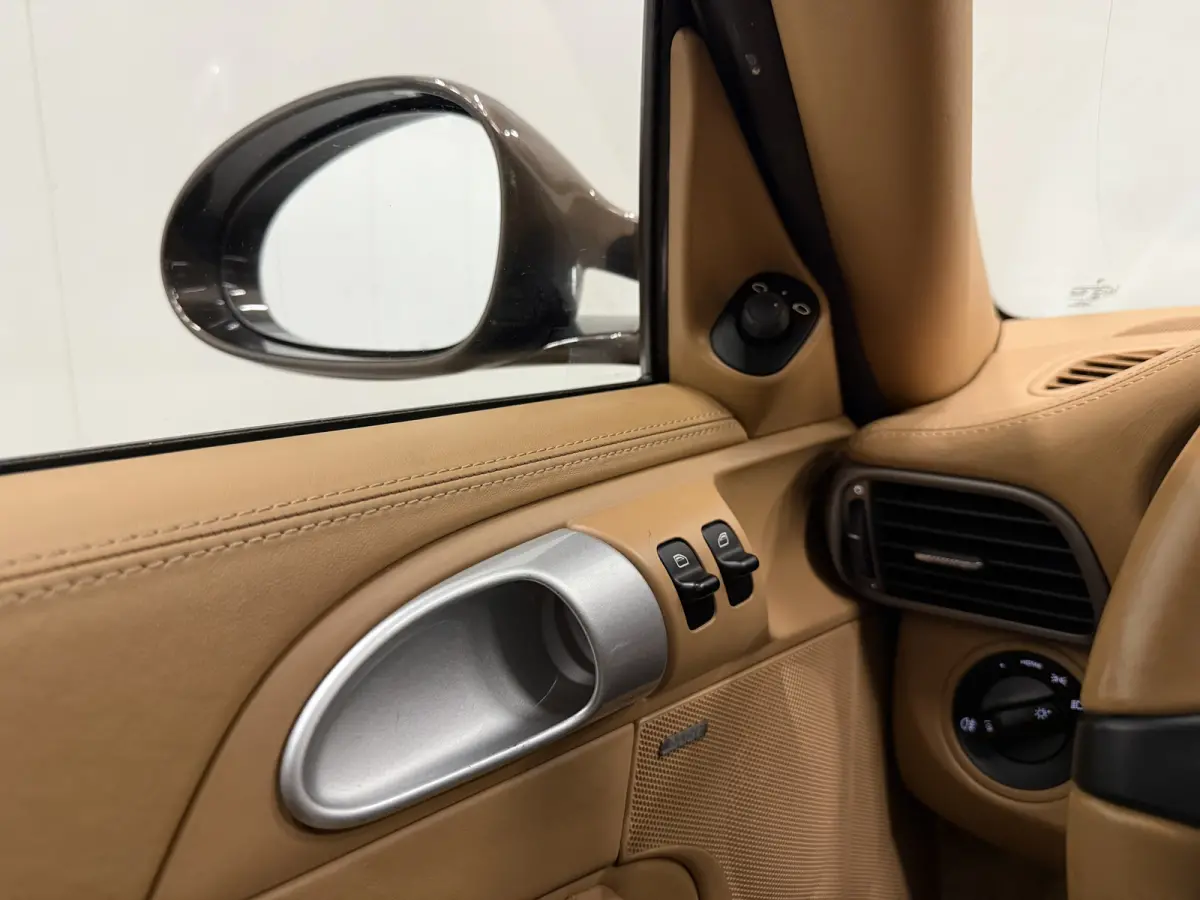 997.2 4 3.6 PDK 47.728km/MACADAMIA METALLIC/SAND BEIGE INTERIEUR/VOLLEDIG PORSCHE DEALER HISTORIE