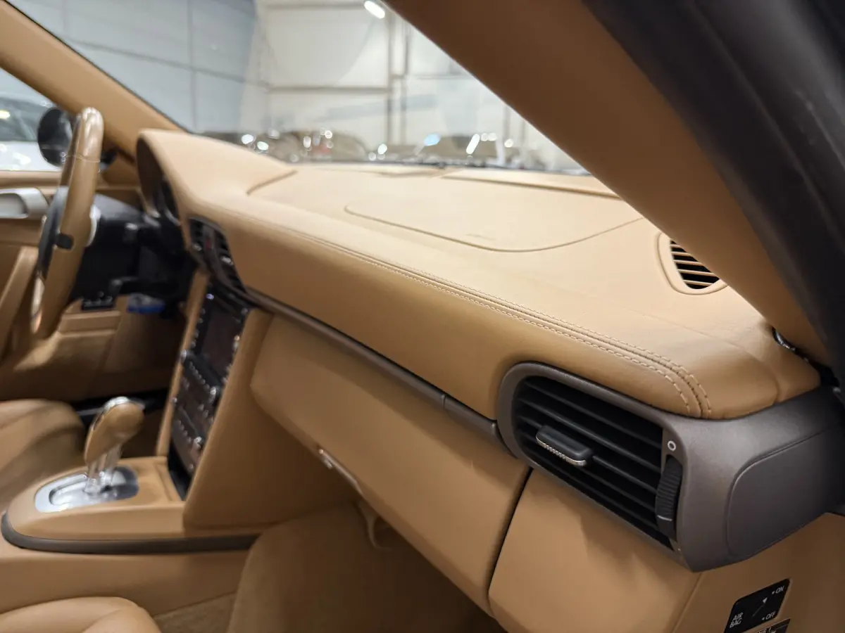 997.2 4 3.6 PDK 47.728km/MACADAMIA METALLIC/SAND BEIGE INTERIEUR/VOLLEDIG PORSCHE DEALER HISTORIE