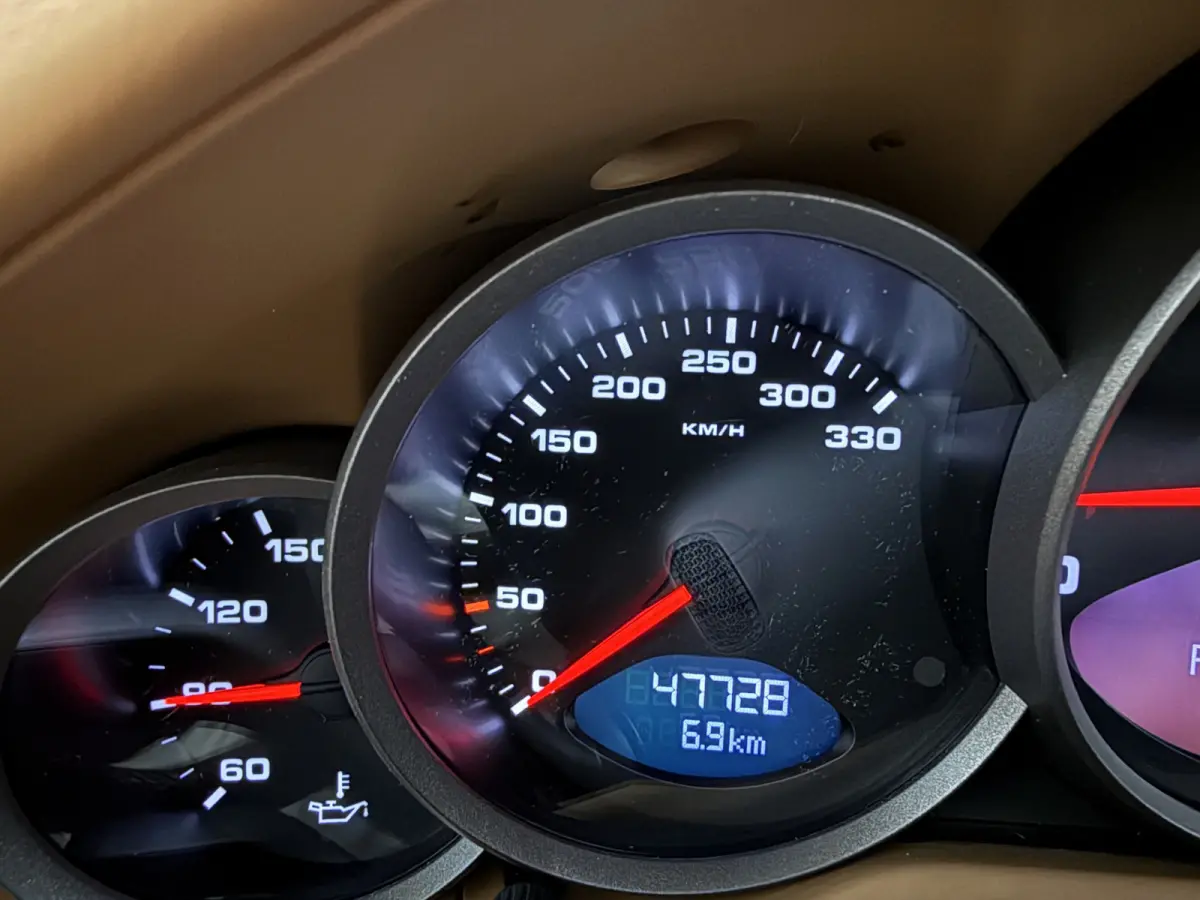 997.2 4 3.6 PDK 47.728km/MACADAMIA METALLIC/SAND BEIGE INTERIEUR/VOLLEDIG PORSCHE DEALER HISTORIE