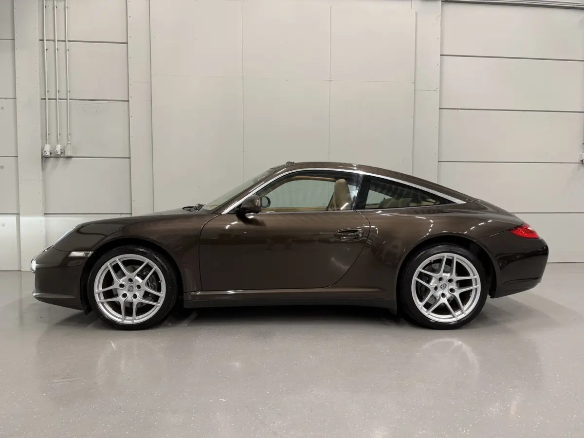 997.2 4 3.6 PDK 47.728km/MACADAMIA METALLIC/SAND BEIGE INTERIEUR/VOLLEDIG PORSCHE DEALER HISTORIE