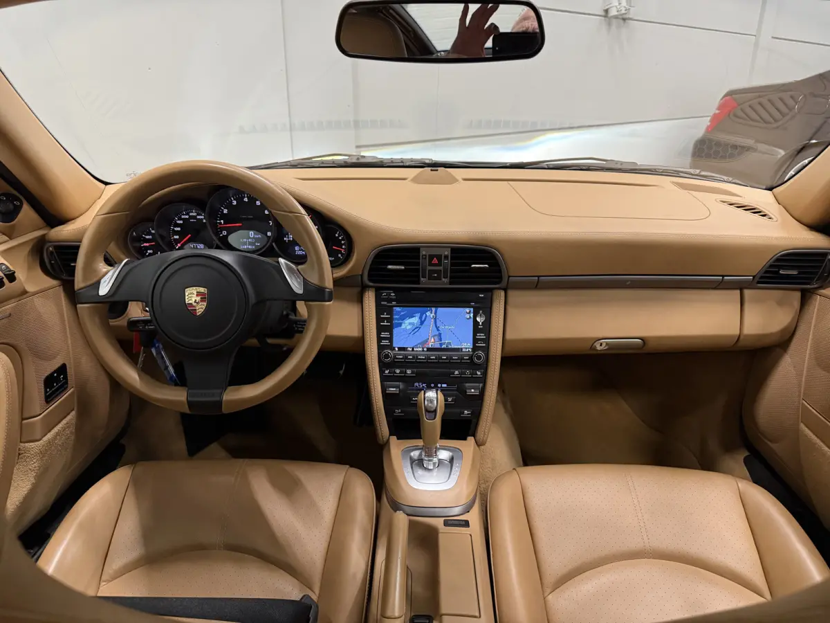 997.2 4 3.6 PDK 47.728km/MACADAMIA METALLIC/SAND BEIGE INTERIEUR/VOLLEDIG PORSCHE DEALER HISTORIE