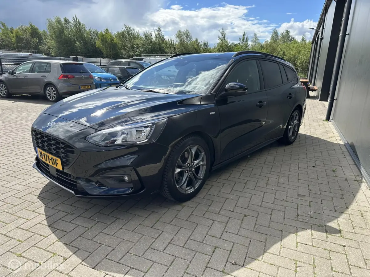 1.0 EcoBoost ST Line Business bom vol!!