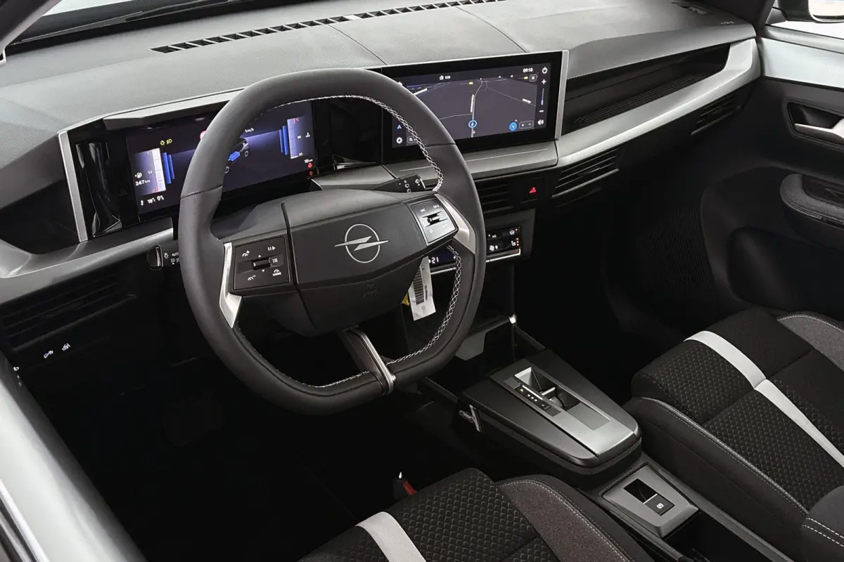 1.2 Turbo Hybrid GS 145PK Stoel-Stuur-Voorruitverwarming Apple CarPlay Achteruitrijcamera