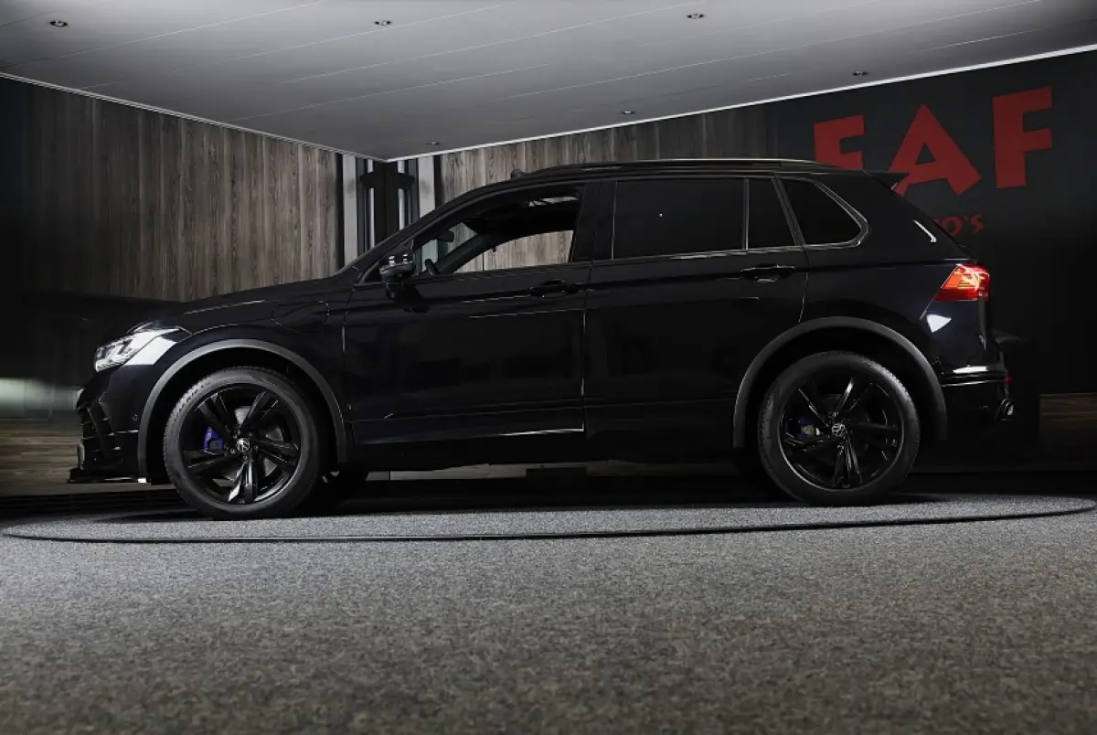 1.4 TSI eHybrid R-Line Business+ / Leder / Memory / Elek Stoelen / Acc / Dode Hoek / 360 Camera / Head Up / Pano